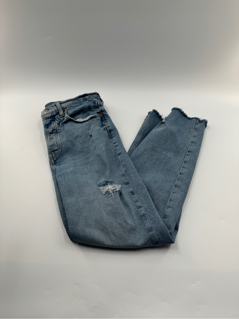 Old Navy Sky Hi Extra High Rise Straight Jeans Women’s Size 8 Distressed